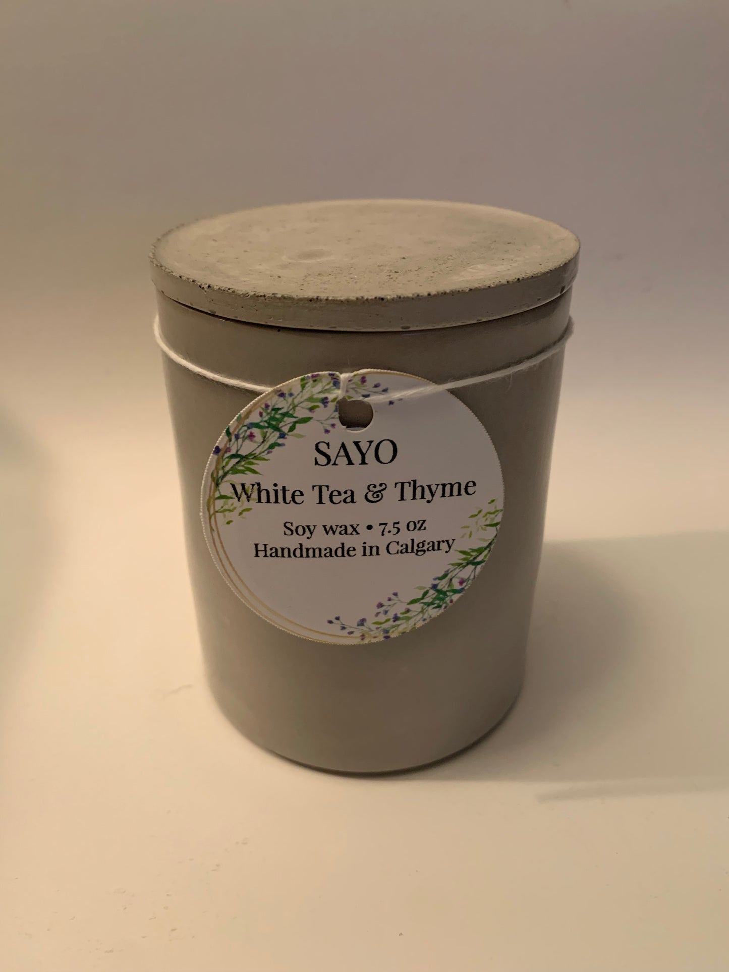 White Tea & Thyme Concrete Candle